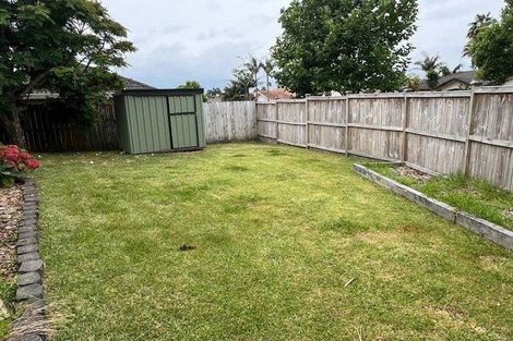 Photo of property in 28 Craigavon Drive, East Tamaki, Auckland, 2013
