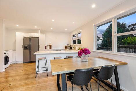 Photo of property in 24 Gill Avenue, Te Atatu Peninsula, Auckland, 0610