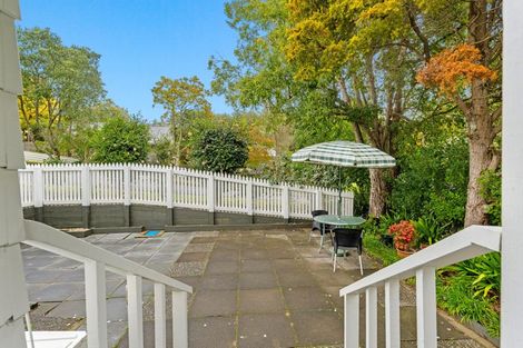 Photo of property in 2/1 Trelawny Place, Hillcrest, Auckland, 0627