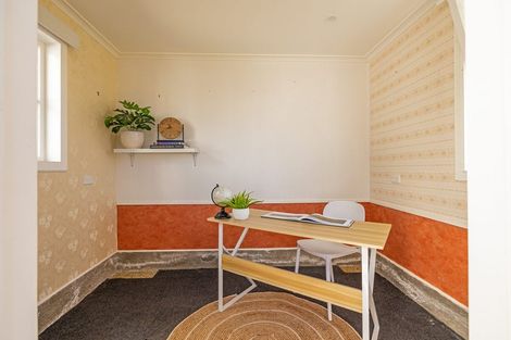 Photo of property in 18 Kent Street, Carterton, 5713