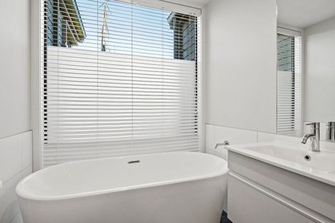 Photo of property in 5 Parera Lane, Jacks Point, Queenstown, 9371