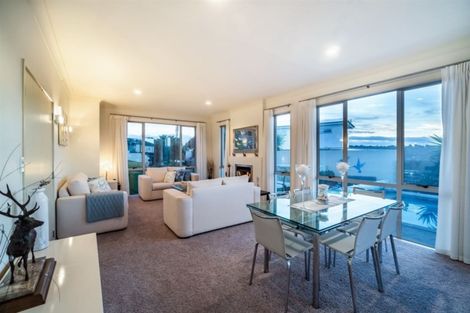 Photo of property in 160 Kittiwake Drive, Schnapper Rock, Auckland, 0632