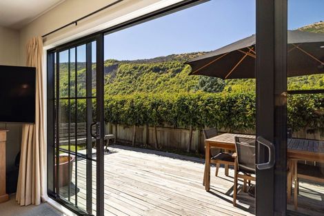 Photo of property in 4 Innes Place, Arrowtown, 9302