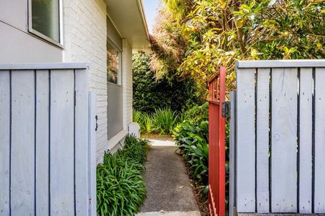 Photo of property in 44 Fulford Street, New Plymouth, 4310