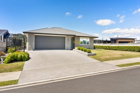 Photo of property in 17 Manatu Close, Whangamata, 3691