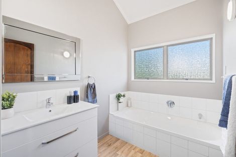 Photo of property in 9 Wilfred Street, St Andrews, Hamilton, 3200