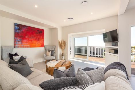 Photo of property in 182 Mount Pleasant Road, Mount Pleasant, Christchurch, 8081