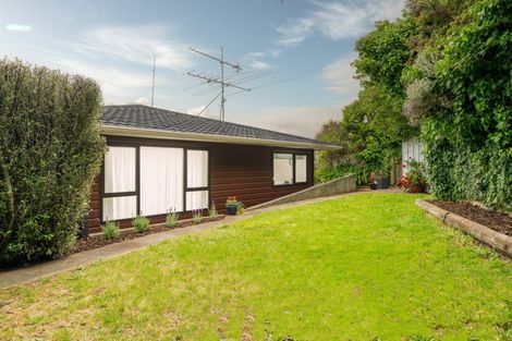 Photo of property in 12 Makatote Grove, Churton Park, Wellington, 6037