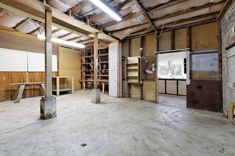 Photo of property in 236 Godley Road, Titirangi, Auckland, 0604