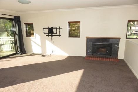 Photo of property in 15 Ranui Crescent, Khandallah, Wellington, 6035