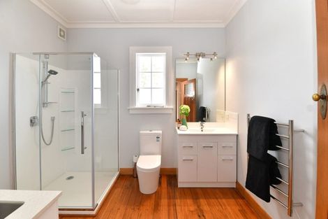 Photo of property in 72 Garfield Road, Helensville, 0800