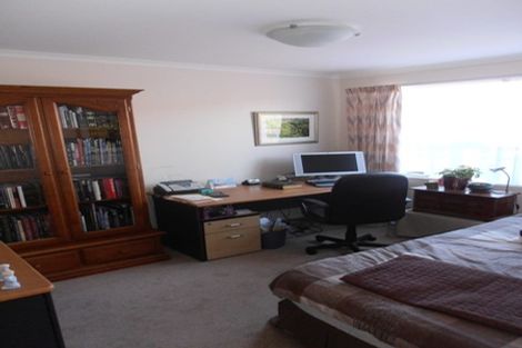 Photo of property in 18 Heaphy Place, Casebrook, Christchurch, 8051