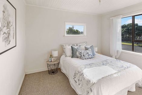 Photo of property in 1 Manuka Street, Castlecliff, Whanganui, 4501