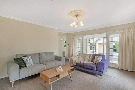 Photo of property in 1 Sevenoaks Drive, Bryndwr, Christchurch, 8053