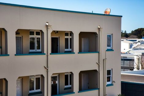 Photo of property in Devonport Apartments, 50/127 Saint Aubyn Street, New Plymouth, 4310