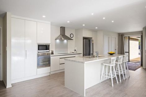 Photo of property in 8 Modello Lane, Waiuku, 2123