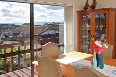 Photo of property in 26 Sunnyview Avenue, Shelly Park, Auckland, 2014