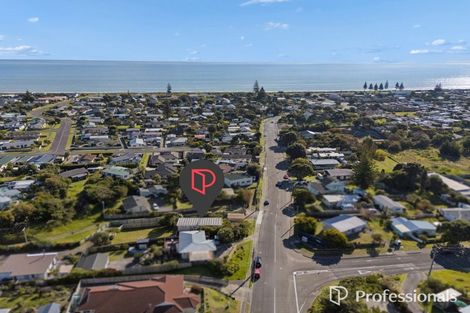 Photo of property in 67 Tasman Road, Otaki Beach, Otaki, 5512