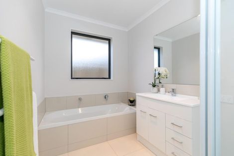 Photo of property in 8 Oderings Place, Huntington, Hamilton, 3210