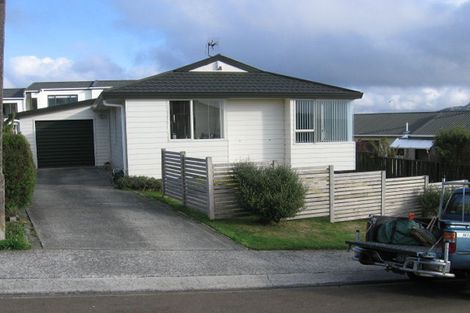 Photo of property in 33 Pelorous Street, Paparangi, Wellington, 6037