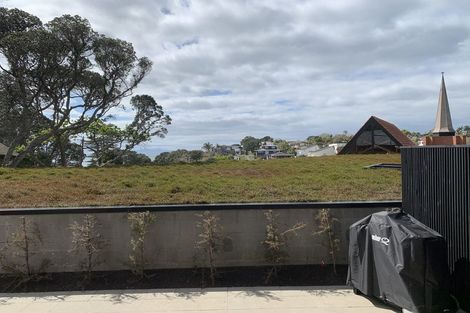Photo of property in 1a/4 Park Rise, Campbells Bay, Auckland, 0630