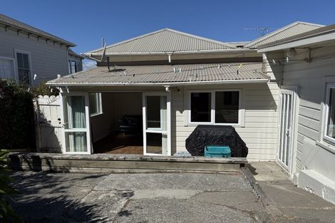 Photo of property in 37 Ara Paiwhenua, Tawa, Wellington, 5028