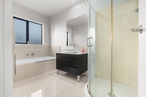 Photo of property in 2 Southbrook Close, Glenview, Hamilton, 3206
