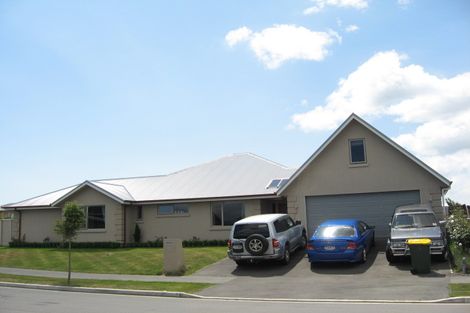 Photo of property in 32 Linkwater Way, Parklands, Christchurch, 8083
