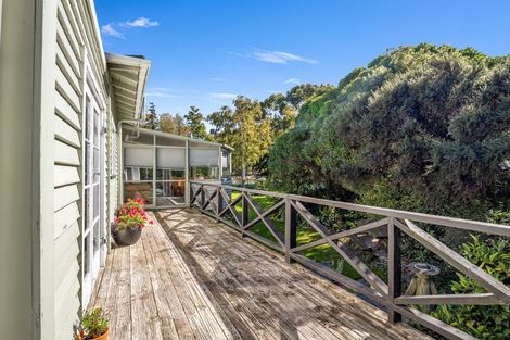 Photo of property in 2890 Christchurch Akaroa Road, Prices Valley, Little River, 7591