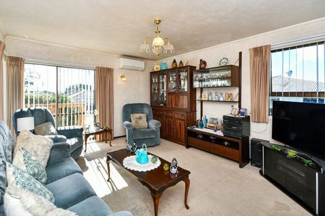 Photo of property in 8 Capella Place, Manurewa, Auckland, 2102