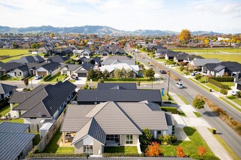 Photo of property in 51 Norfolk Drive, Cambridge, 3434