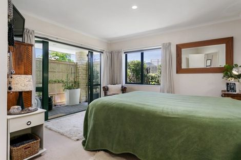 Photo of property in 30 Fairview Terrace, Waipahihi, Taupo, 3330