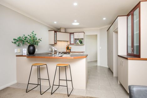 Photo of property in 6 Ron Place, Fitzherbert, Palmerston North, 4410