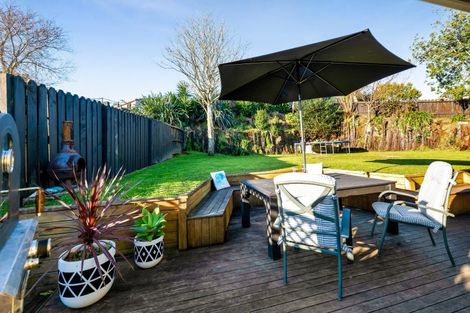 Photo of property in 5 Hobart Drive, Spotswood, New Plymouth, 4310