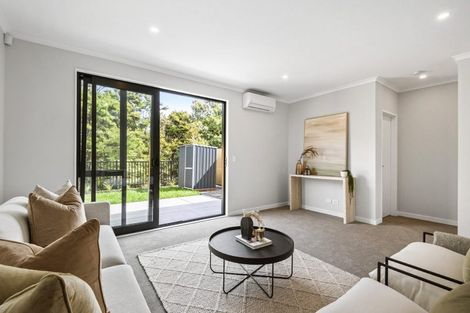 Photo of property in 32 Te Aniwaniwa Terrace, Albany, 0632