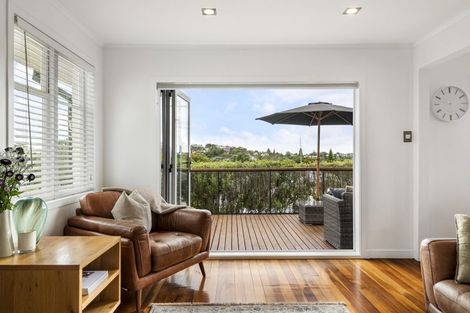 Photo of property in 4/37 Onewa Road, Northcote, Auckland, 0627