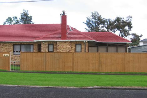 Photo of property in 2 Bledisloe Street, Papatoetoe, Auckland, 2104