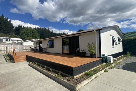 Photo of property in 18a Norana Road, Maoribank, Upper Hutt, 5018