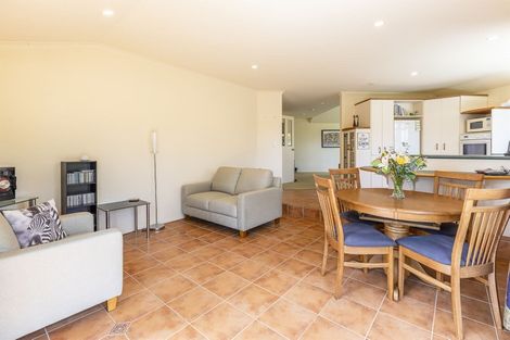 Photo of property in 20 Ruapehu Drive, Fitzherbert, Palmerston North, 4410