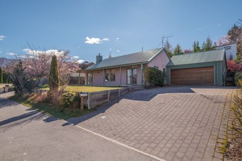 Photo of property in 94 Hedditch Street, Wanaka, 9305
