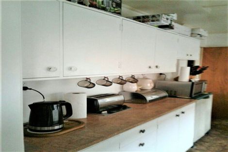 Photo of property in 9 Rathgar Road, Henderson, Auckland, 0610