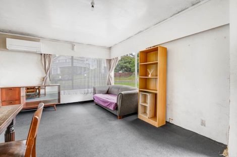 Photo of property in 1/20 Celeste Place, Totara Vale, Auckland, 0627