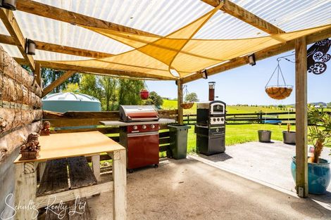 Photo of property in 35 Minnie Casey Rise, Matakohe, 0593