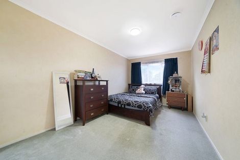 Photo of property in 10 Dainton Place, New Lynn, Auckland, 0600