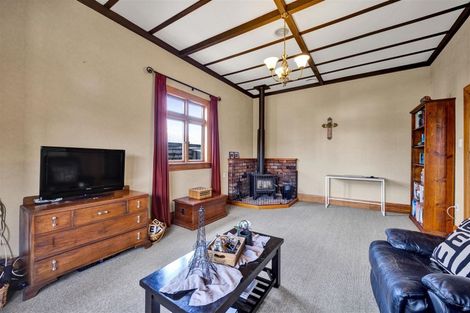 Photo of property in 28 Puriri Street, Hawera, 4610