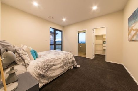 Photo of property in 15 Grove Way, Riverhead, 0820