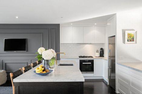 Photo of property in 18 Farm Road, Northland, Wellington, 6012