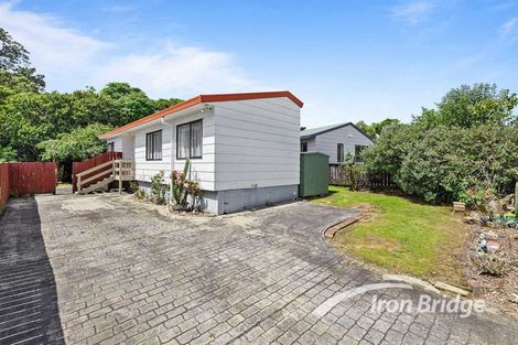 Photo of property in 75 Meadowvale Rise, Titirangi, Auckland, 0604
