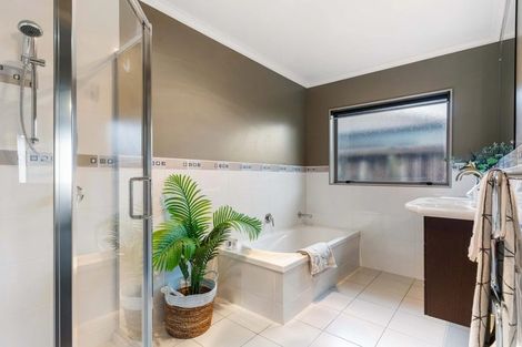 Photo of property in 32 Popata Close, Papamoa Beach, Papamoa, 3118
