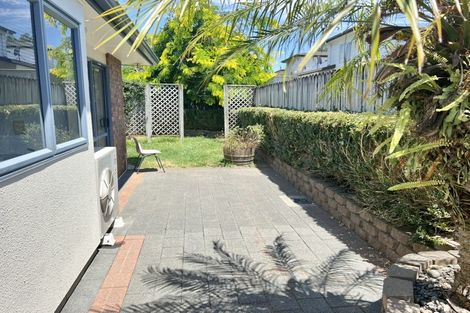 Photo of property in 12 Senator Drive, Manurewa, Auckland, 2105